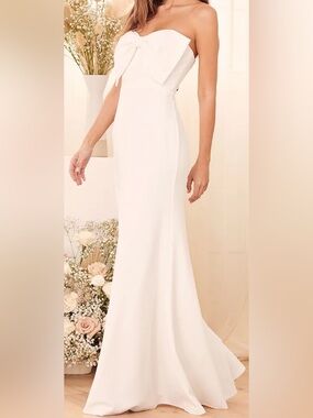 Lulu's Ivory Strapless Bow-Front Mermaid Dress